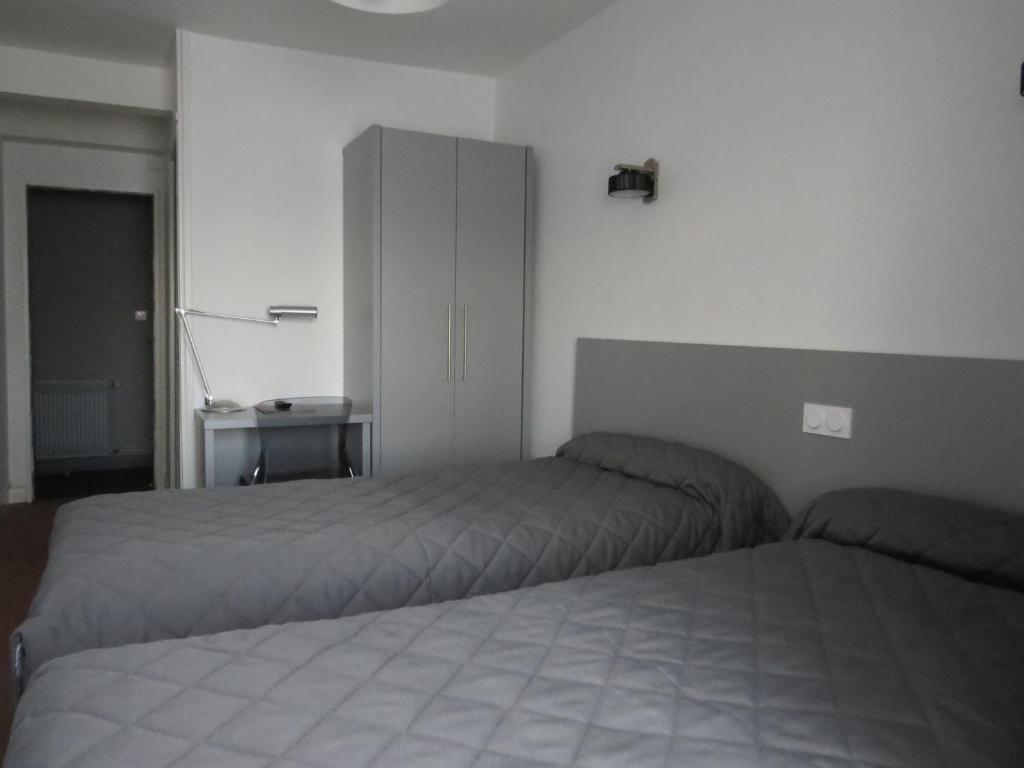 Hotel De Cleves Nevers Habitación foto